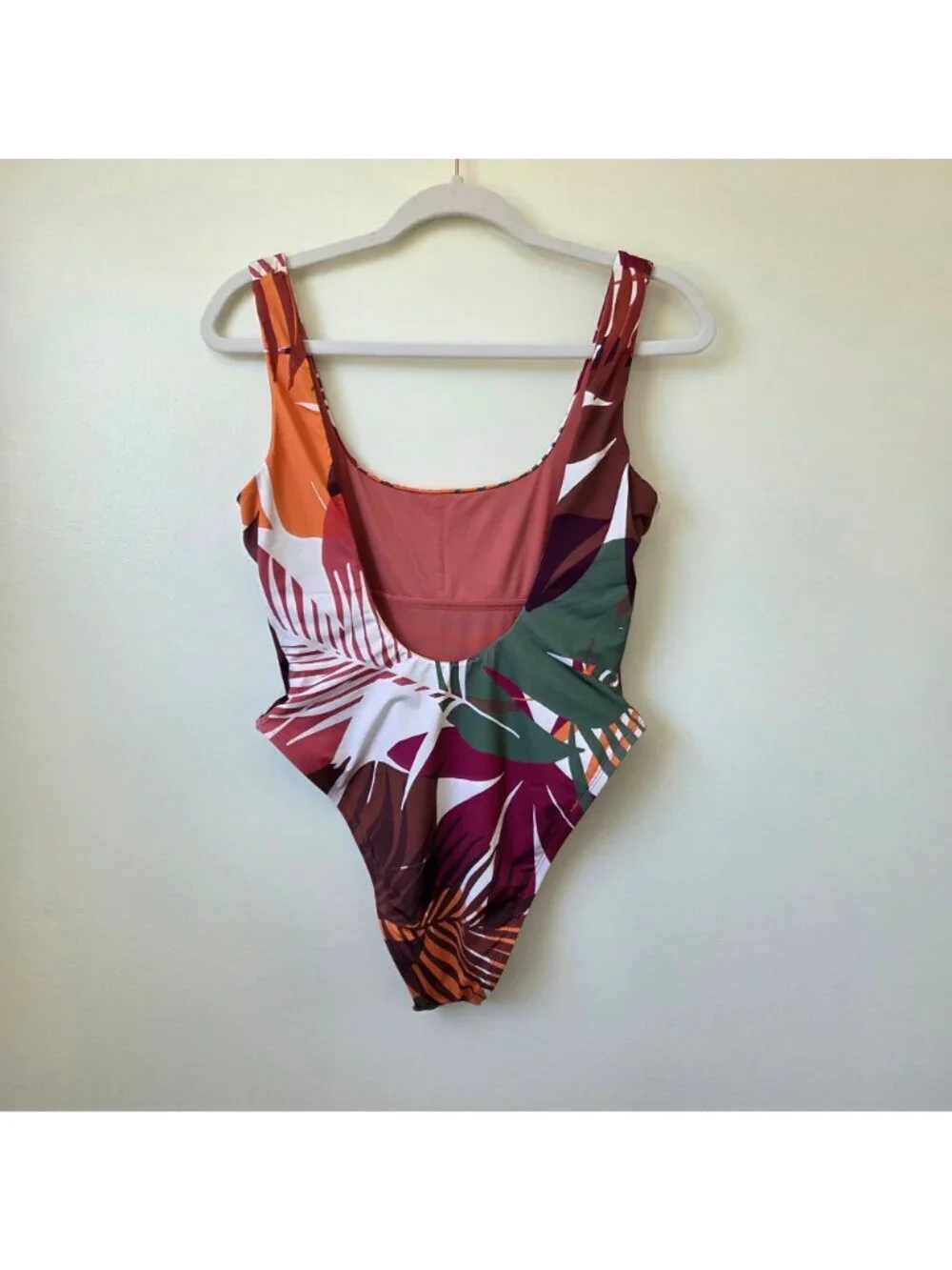 Vitamin A Leah Tropical Print One-Piece Swimsuit Size Large